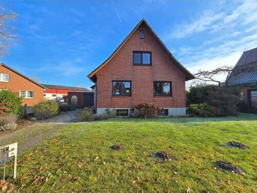 Charmantes Einfamilienhaus mit großzügigem Vorgarten - 3 Zimmer Einfamilienhaus zum Kaufen in Bargteheide