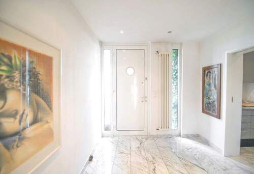 Hauseingangsflur - 3 Zimmer Einfamilienhaus zum Kaufen in Heusenstamm