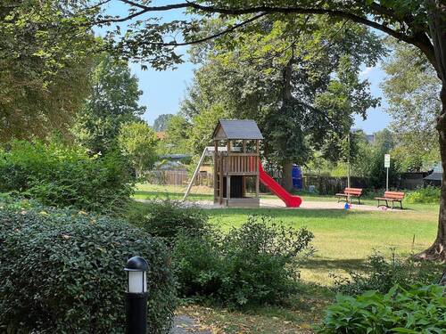 Spielplatz - Etagenwohnung mit 61,00 m² in Chemnitz zur Miete