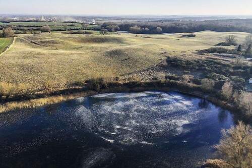Luftaufnahme links - Grundstück zum Kaufen in Möllenhagen