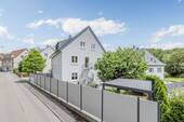 Schon von außen ein Hingucker! - 8 Zimmer Mehrfamilienhaus, Wohnhaus zum Kaufen in Stuttgart / Botnang