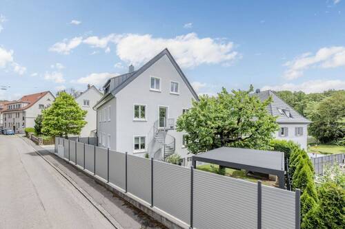 Schon von außen ein Hingucker! - 8 Zimmer Mehrfamilienhaus, Wohnhaus zum Kaufen in Stuttgart / Botnang