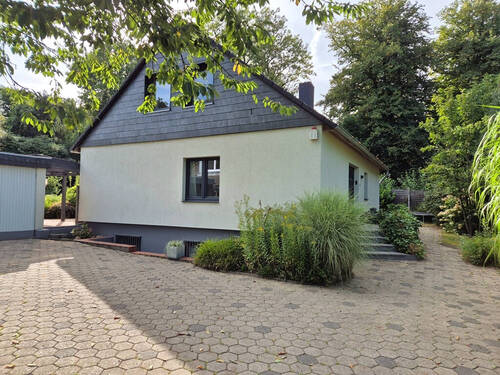 Zufahrt - 5 Zimmer Einfamilienhaus zum Kaufen in Seevetal- Metzendorf