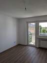 Wohnzimmer - Erstbezug nach Sanierung: Ruhige 2-Zi-Wohnung mit Balkon *provisionsfrei*