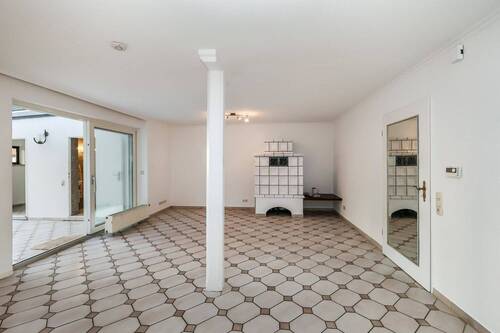 Wohnzimmer - 8 Zimmer Einfamilienhaus in Dalheim