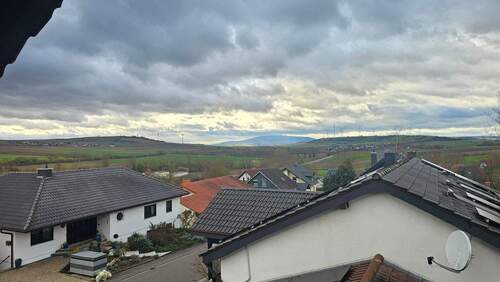 Blick Schlafzimmer Dachgeschoss.jpg - Großes Ein- Zweifamilienhaus in toller Lage !