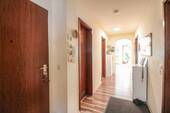 Flur - 3 Zimmer Einfamilienhaus zum Kaufen in Waiblingen