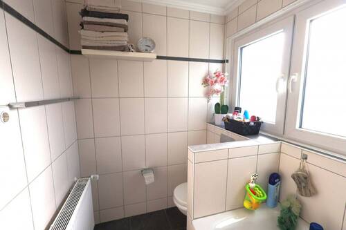 Badezimmer EG WC Seite - 