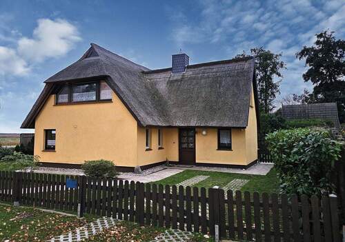 Außenansicht - 6 Zimmer Mehrfamilienhaus, Wohnhaus zum Kaufen in Dierhagen