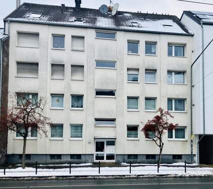 Fassade Straße - Helle 3-Zimmer-Wohnung mit Balkon in Ratingen-Zentrum, 59 m²