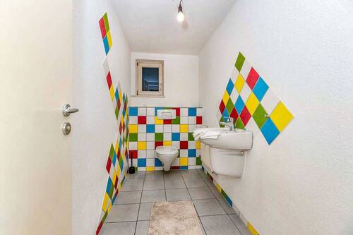 WC - 