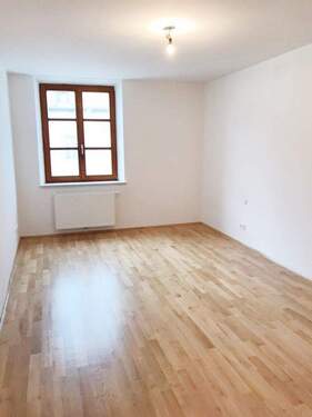 Zimmer - Schöne 2-Zimmer-Altbau-Wohnung in München-Westend