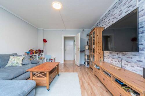 Wohnzimmer - 5 Zimmer Doppelhaushälfte zum Kaufen in Nauen