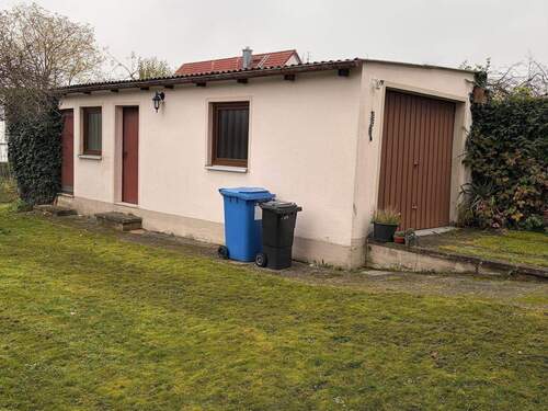 Garage/Nebengebäude - Doppelhaushälfte mit 107,50 m&sup2; in Neumarkt in der Oberpfalz zum Kaufen