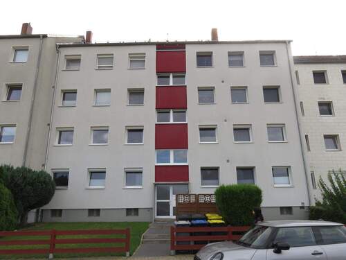 Außenansicht - Geräumige, attraktive 3-Zimmer-ETW mit Balkonien