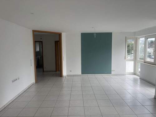 Wohnen / Essen - 3 Zimmer Etagenwohnung in Böblingen