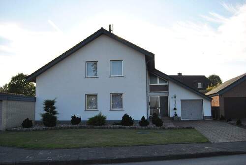 Außenansicht - Wohnen in ruhiger Lage ! - 389.000,00 EUR Kaufpreis, ca.  142,00 m² Wohnfläche