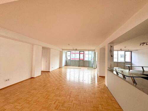 Wohnzimmer - 3 Zimmer Etagenwohnung in Kaiserslautern