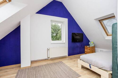 Haus 23 Spitzboden Zimmer 1 - 