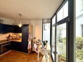 Essbereich mit schönem Ausblick in den privaten Ga - Etagenwohnung mit 56,40 m&sup2; in Regensburg zum Kaufen