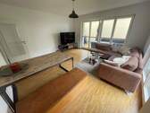 Wohnzimmer - Helle 3,5 Zimmer Erdgeschosswohnung mit Terrasse - PROVISIONSFREI