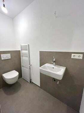 Gäste WC - Exklusives Wohnen in der Trierer Innenstadt - kernsanierte 3-Zimmer-Wohnung mit Balkon & Stellplatz