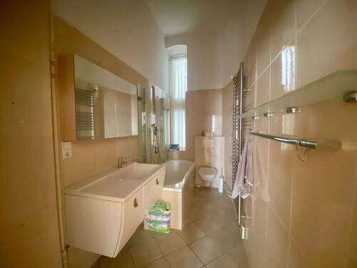 bad.JPG - Etagenwohnung mit 168,00 m&sup2; in Berlin zum Kaufen