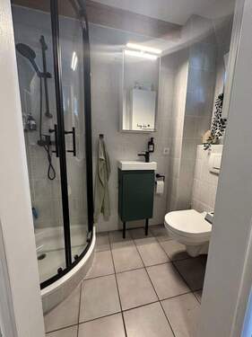 Gäste WC mit Dusche - 