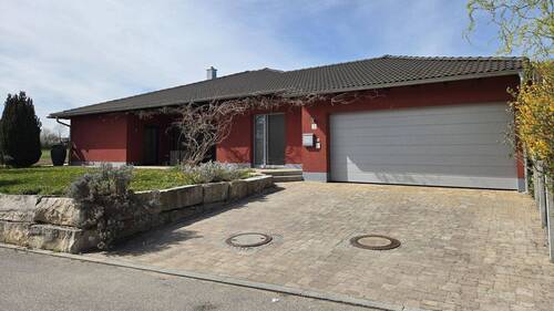 Ansicht Südost - 6 Zimmer Einfamilienhaus zum Kaufen in Essenbach