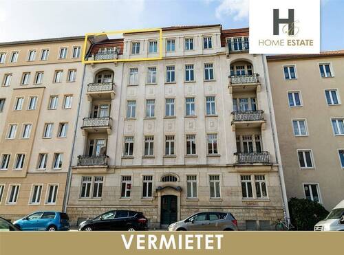 Hausansicht - Dachgeschosswohnung mit Balkon in Best-Lage!