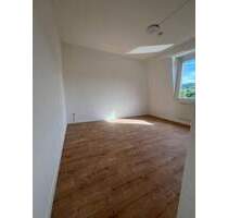 ?Helle 4-Zimmer-Dachgeschosswohnung mit hohen Decken ?? gut angebunden & zentral in Sonnborn - Wuppertal Vohwinkel