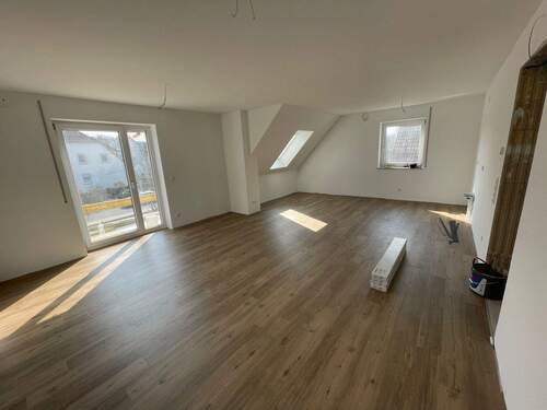 Wohnbereich - moderne 3-Zimmerwohnung mit Balkon und 2 Stellplätzen