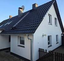 Doppelhaushälfte + Mehrfamilienhaus in 42549 Velbert