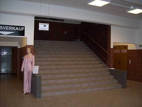 Treppenhaus - Gewerbeobjekt (Büro, Produktion, Verkauf) in Rötha zur Miete