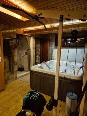 Whirlpool mit Sauna, Dusche und WC - 