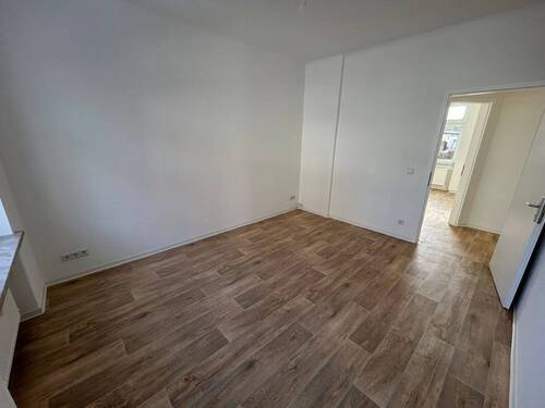 Wohnzimmer - 3 Zimmer Etagenwohnung zur Miete in Magdeburg