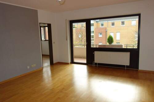 Wohnzimmer, unmöbliert - 