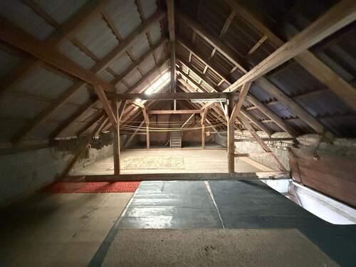 Ebene über Garagen - 