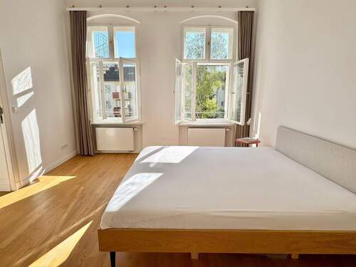Schlafzimmer I - 3 Zimmer Etagenwohnung zum Kaufen in Berlin