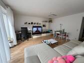 Wohnzimmer - 3 Zimmer Etagenwohnung zum Kaufen in München