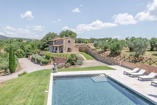 Bild 1 - Stilvolles saniertes Casale, 20 km vom Meer entfernt, Pool, Land mit Olivenhain 