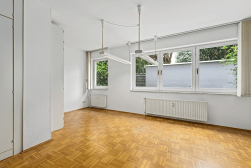Raum 1 - 3 Zimmer Etagenwohnung zum Kaufen in Frankfurt am Main