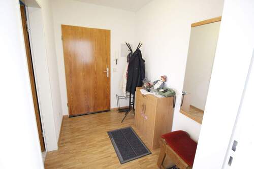 Flur - 2 Zimmer Etagenwohnung zum Kaufen in Herrischried