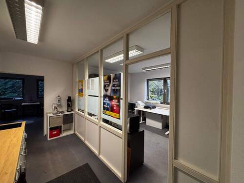 Büro mit Glastrennwand - 