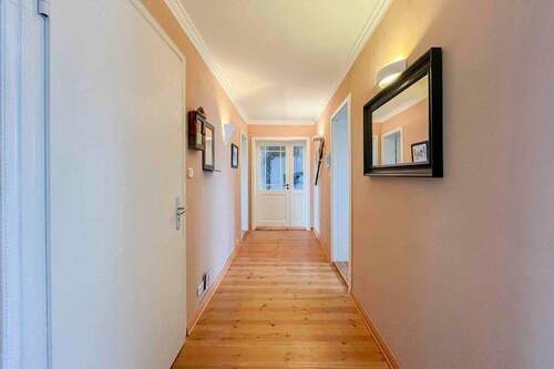 Flur - 6 Zimmer Einfamilienhaus in Strausberg