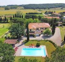 Typisches Landhaus mit Pool und großem Grundstück in Fauglia I Immobilie Toskana