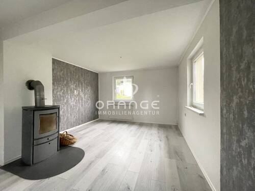 ...mit Schwedenofen für wohlige Wärme - 