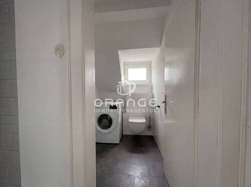 ...welches zukünftig evtl. nur noch als Toilette genutzt werden könnte - KI generiert - 