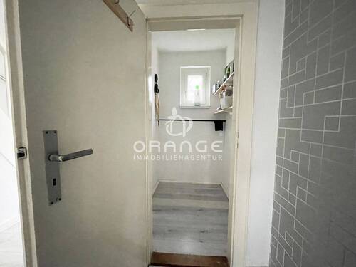 Ein kleiner Abstellraum ist im EG auch vorhanden - 