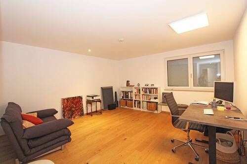 Vollwertiges Zimmer im UG (z.B. Arbeitszimmer) - 